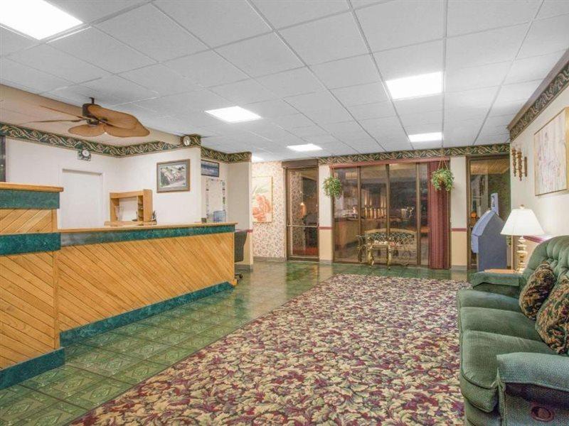 Super 8 By Wyndham Carlisle North Motel Eksteriør bilde