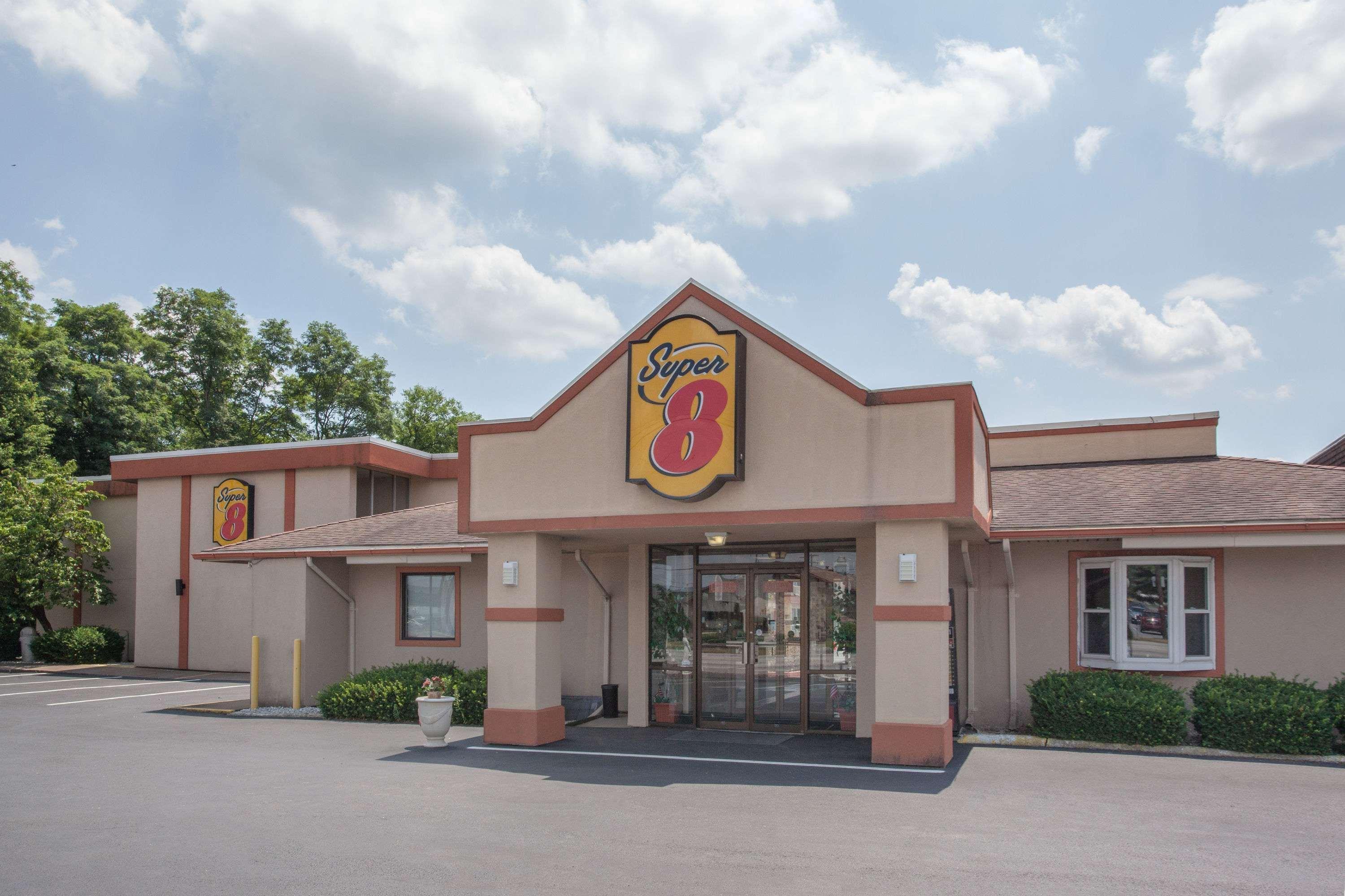 Super 8 By Wyndham Carlisle North Motel Eksteriør bilde
